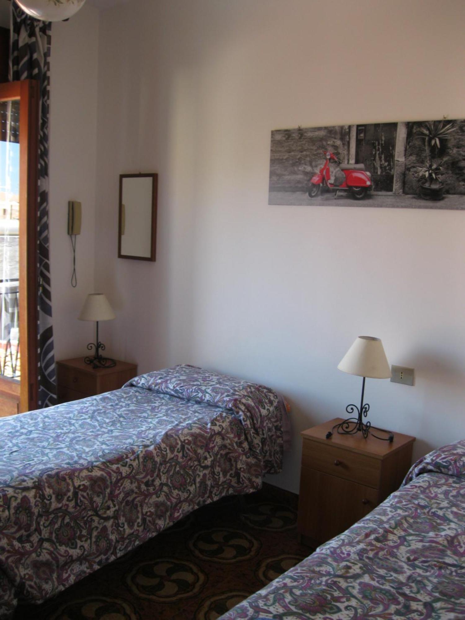 Hotel California Milazzo Habitación foto