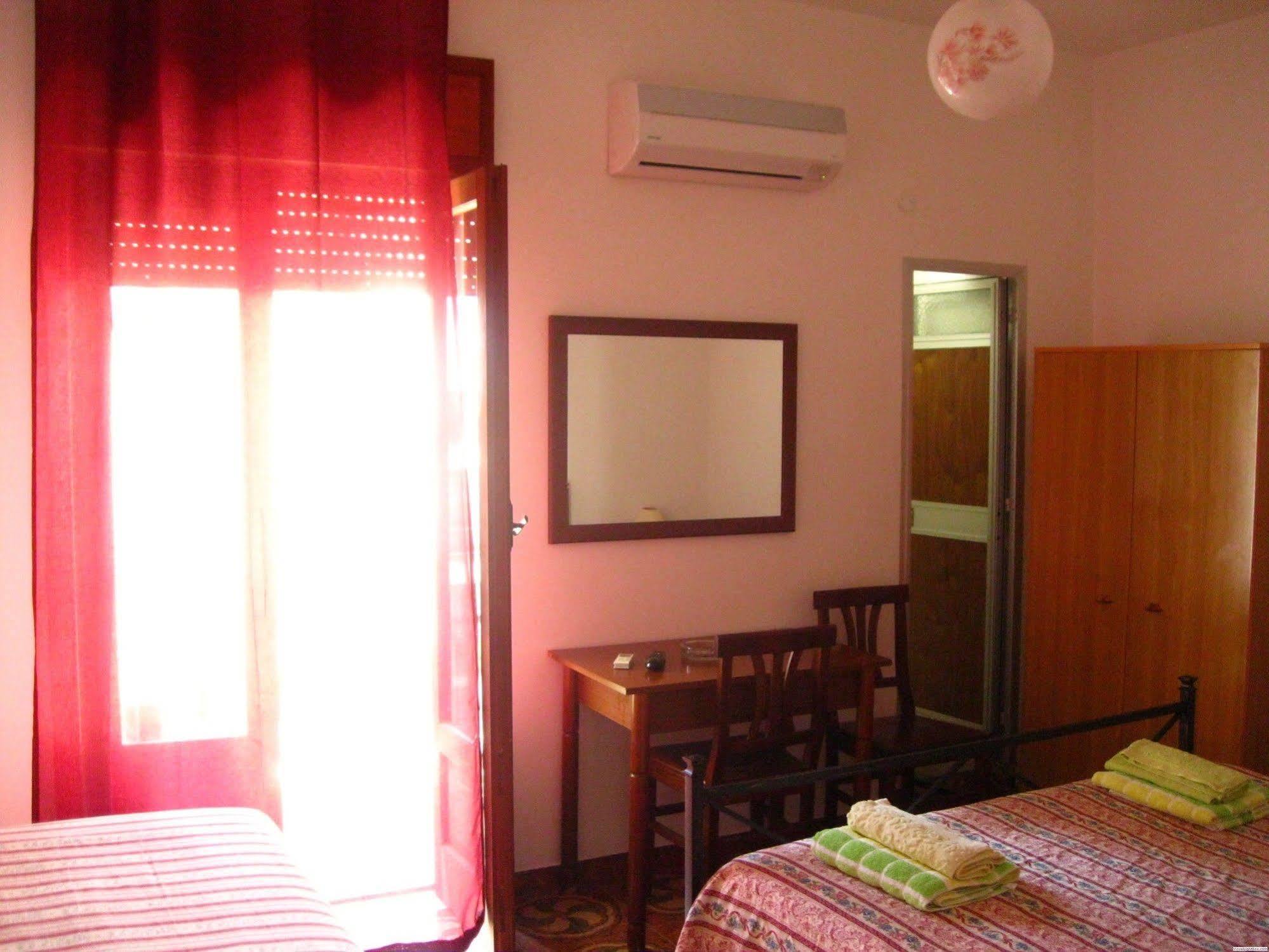 Hotel California Milazzo Exterior foto